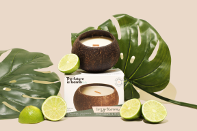 FUTURE IS BAMBOO   Cozy Bloom Coco Candle