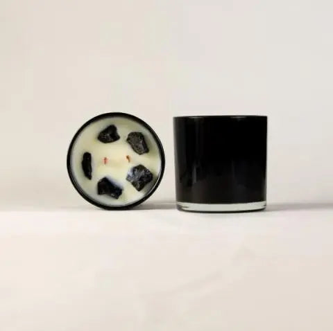 LA LUNA    Crystal Infused Candles    LA LUNA    Crystal Infused Candles    Inner Strength Obsidian 56g